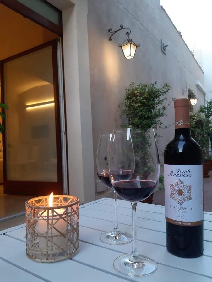 Stanze Dello Scirocco Hotel Noto Bagian luar foto